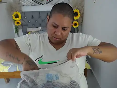 hotlesby valery online show from December 2025 08:02:02 PM