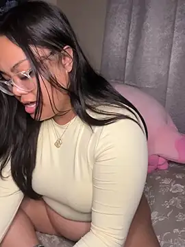 Snapshot of kiaradanielaxx chatting on December 2025 08:10:02 AM kiaradanielaxx online show from December 2025 08:10:02 AM