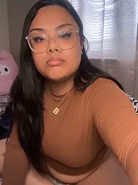 Snapshot of kiaradanielaxx chatting on December 2025 09:33:02 PM kiaradanielaxx online show from December 2025 09:33:02 PM