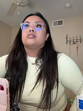 Snapshot of kiaradanielaxx chatting on February 2026 09:44:02 PM kiaradanielaxx online show from February 2026 09:44:02 PM