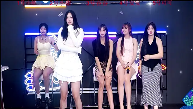 Snapshot of Shinygirls_777 chatting on September 2025 02:13:02 AM Shinygirls 777 online show from September 2025 02:13:02 AM