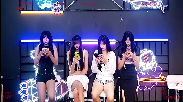 Snapshot of Shinygirls_777 chatting on September 2025 12:25:01 AM Shinygirls 777 online show from September 2025 12:25:01 AM