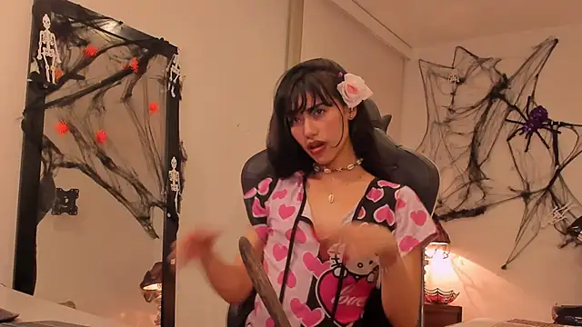 Rouse Monroe online show from October 2025 04:31:02 AM