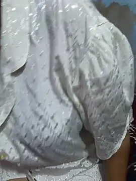 Snapshot of Hey_Jully chatting on October 2025 06:59:01 PM Hey Jully online show from October 2025 06:59:01 PM