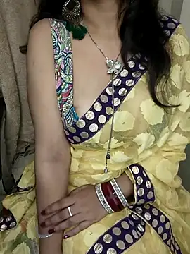 Snapshot of Hey_Jully chatting on October 2025 05:06:01 AM Hey Jully online show from October 2025 05:06:01 AM