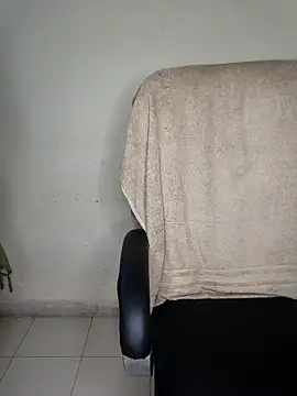 Snapshot of Hey_Jully chatting on October 2025 05:17:02 AM Hey Jully online show from October 2025 05:17:02 AM