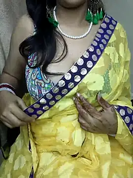 Snapshot of Hey_Jully chatting on October 2025 05:07:02 AM Hey Jully online show from October 2025 05:07:02 AM