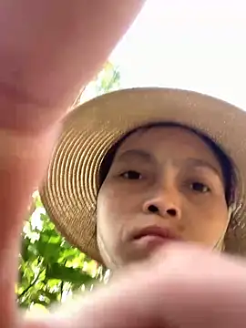 Halyy xx online show from October 2025 01:08:02 AM