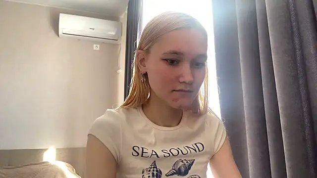 Snapshot of TwinedPeril chatting on October 2025 07:08:01 AM TwinedPeril online show from October 2025 07:08:01 AM