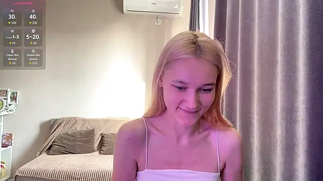 Snapshot of TwinedPeril chatting on November 2025 07:08:02 AM TwinedPeril online show from November 2025 07:08:02 AM