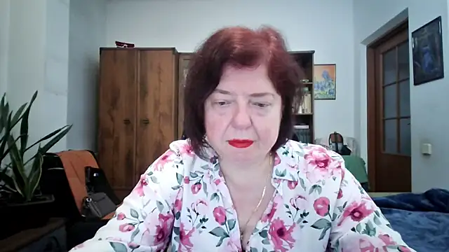 Violet Pulse online show from May 2026 04:37:01 PM