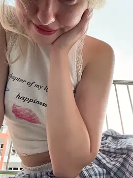 RonnieKiss online show from December 2025 06:00:01 AM