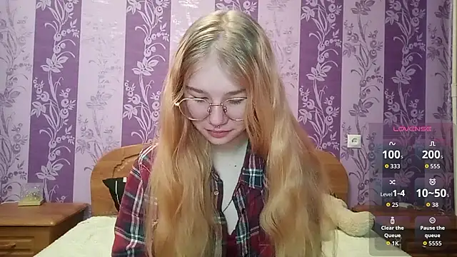 Snapshot of Lutangogansit chatting on February 2026 02:54:01 AM Lutangogansit online show from February 2026 02:54:01 AM