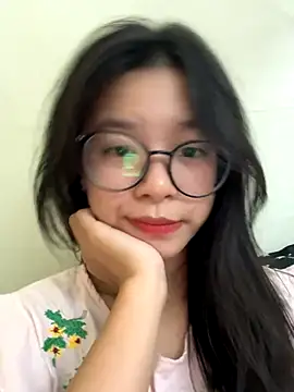 Snapshot of mau15_ chatting on September 2025 02:10:01 PM mau15 online show from September 2025 02:10:01 PM