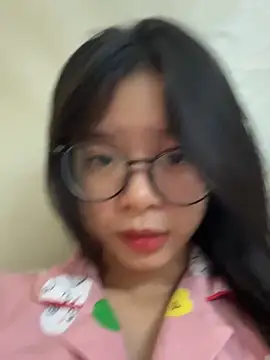 Snapshot of mau15_ chatting on September 2025 01:15:01 PM mau15 online show from September 2025 01:15:01 PM