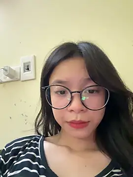 Snapshot of mau15_ chatting on September 2025 02:00:01 PM mau15 online show from September 2025 02:00:01 PM