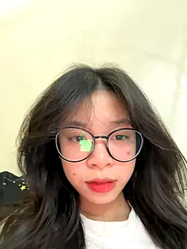 Snapshot of mau15_ chatting on October 2025 09:43:02 AM mau15 online show from October 2025 09:43:02 AM