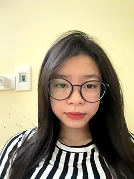 Snapshot of mau15_ chatting on November 2025 12:55:02 AM mau15 online show from November 2025 12:55:02 AM