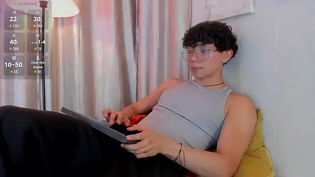 liam twiink online show from May 2026 08:03:02 PM
