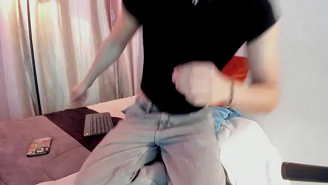 liam twiink online show from May 2026 07:52:01 PM
