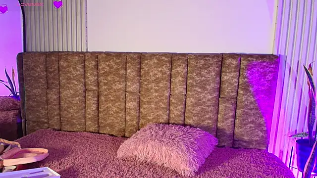 Missdionne curly online show from March 2026 11:28:02 AM