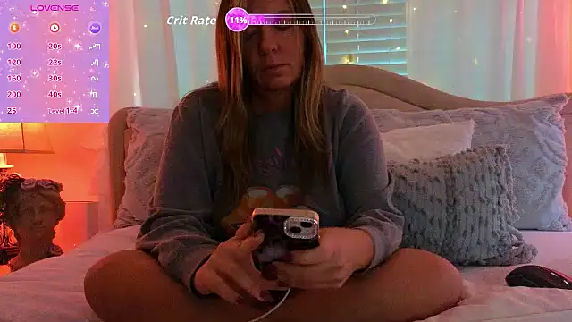 Snapshot of STIFFLERSMOMM chatting on October 2025 12:38:01 PM STIFFLERSMOMM online show from October 2025 12:38:01 PM