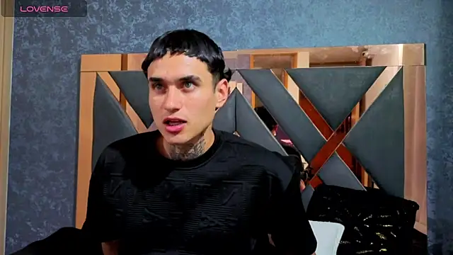 Snapshot of owen_desmond chatting on September 2025 02:26:02 AM owen desmond online show from September 2025 02:26:02 AM