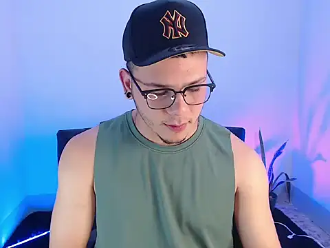 Snapshot of AngelStorm chatting on January 2026 06:59:02 AM AngelStorm online show from January 2026 06:59:02 AM