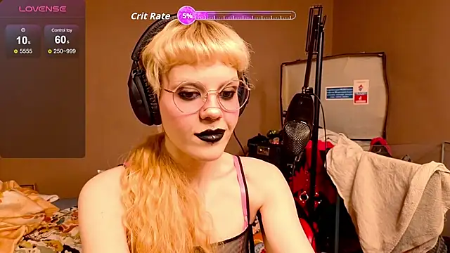 Snapshot of tacodeluxxxe chatting on December 2025 05:41:02 PM tacodeluxxxe online show from December 2025 05:41:02 PM