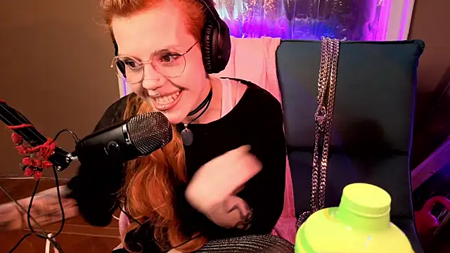 Snapshot of tacodeluxxxe chatting on March 2026 04:27:01 AM tacodeluxxxe online show from March 2026 04:27:01 AM