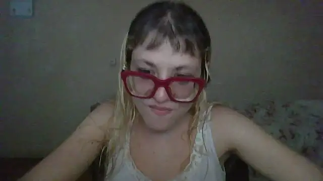 Snapshot of BlondieTami chatting on February 2026 11:32:02 PM BlondieTami online show from February 2026 11:32:02 PM