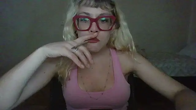 Snapshot of BlondieTami chatting on February 2026 11:42:02 PM BlondieTami online show from February 2026 11:42:02 PM