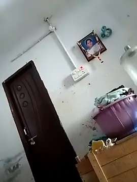 Snapshot of TeluguCuplehyd chatting on October 2025 04:31:02 AM TeluguCuplehyd online show from October 2025 04:31:02 AM