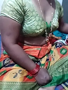 Snapshot of TeluguCuplehyd chatting on November 2025 04:56:02 AM TeluguCuplehyd online show from November 2025 04:56:02 AM