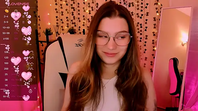 Snapshot of LinaBlossom_ chatting on July 2026 02:16:02 AM LinaBlossom online show from July 2026 02:16:02 AM
