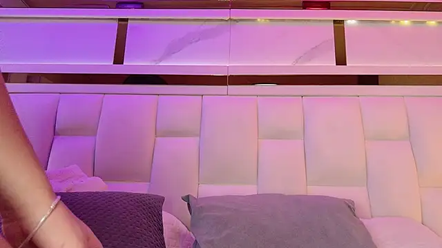 samanthaa sm online show from October 2025 11:40:01 AM