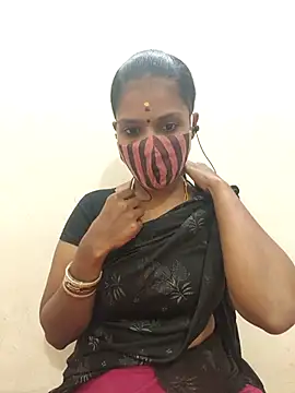 Snapshot of Tamil_Yalini12 chatting on October 2025 04:54:01 AM Tamil Yalini12 online show from October 2025 04:54:01 AM