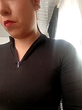  Luna-1 online show from October 2025 06:05:02 PM