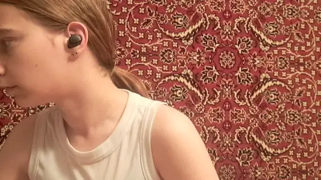 Snapshot of ivetabloom chatting on September 2025 04:12:02 PM ivetabloom online show from September 2025 04:12:02 PM