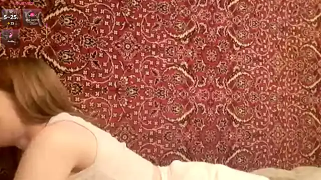 Snapshot of ivetabloom chatting on October 2025 06:04:01 PM ivetabloom online show from October 2025 06:04:01 PM