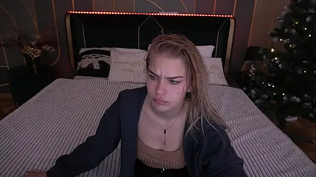 Snapshot of AlinaLiii chatting on January 2026 06:38:02 AM AlinaLiii online show from January 2026 06:38:02 AM