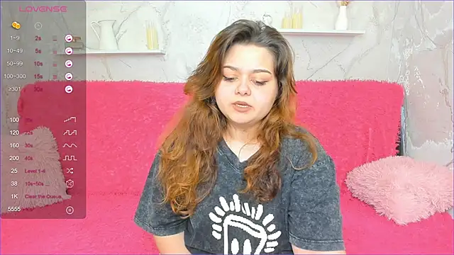 Snapshot of NinelCroft chatting on October 2025 03:05:02 AM NinelCroft online show from October 2025 03:05:02 AM