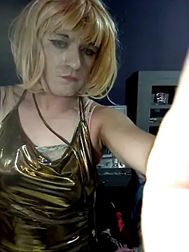 transreyna online show from February 2025 08:39:01 AM