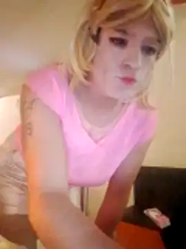 transreyna online show from November 2025 11:25:02 PM