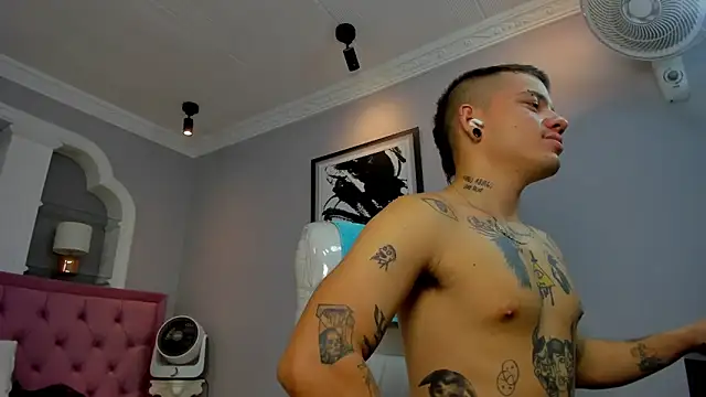 Snapshot of wildthor26 chatting on September 2025 03:32:02 AM wildthor26 online show from September 2025 03:32:02 AM