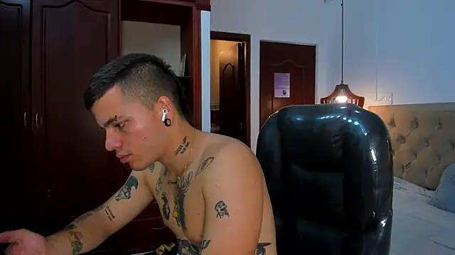 Snapshot of wildthor26 chatting on September 2025 04:06:01 AM wildthor26 online show from September 2025 04:06:01 AM