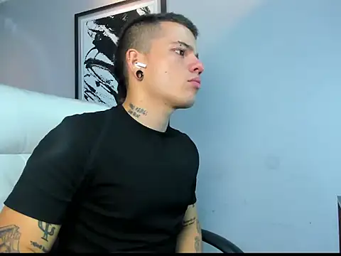 Snapshot of wildthor26 chatting on September 2025 02:05:01 AM wildthor26 online show from September 2025 02:05:01 AM