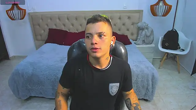 Snapshot of wildthor26 chatting on February 2026 03:32:02 AM wildthor26 online show from February 2026 03:32:02 AM