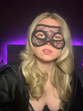 Cherrycolada online show from April 2026 06:12:01 PM