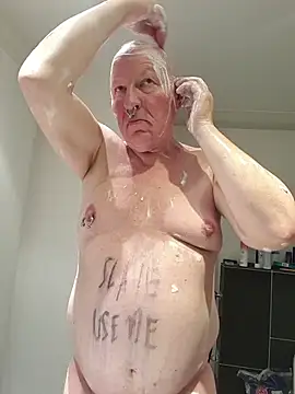 Snapshot of CgnWolf chatting on December 2025 08:07:02 PM CgnWolf online show from December 2025 08:07:02 PM